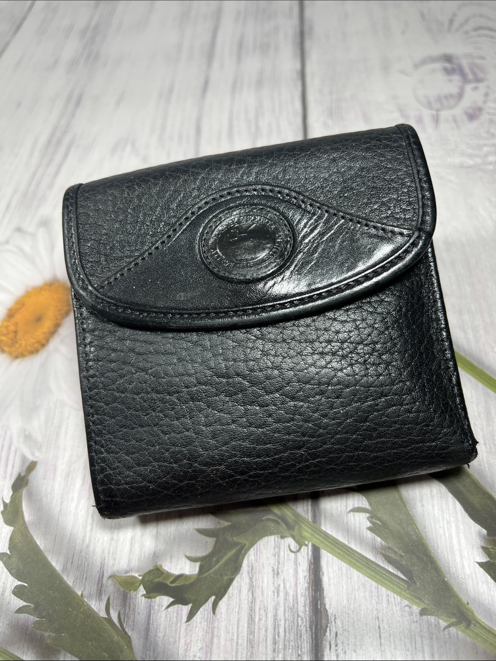 🦆 DOONEY & BOURKE TRIFOLD AWL BLACK LEATHER KISSLOCK POUCH COIN BAG
VINTAGE